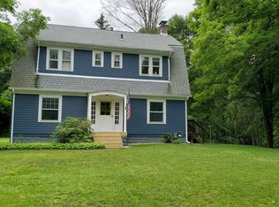 30 Overlook Rd, Poughkeepsie, NY 12603