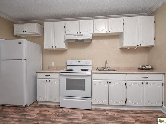 3rd image of 1105 E Loma Vista Ave