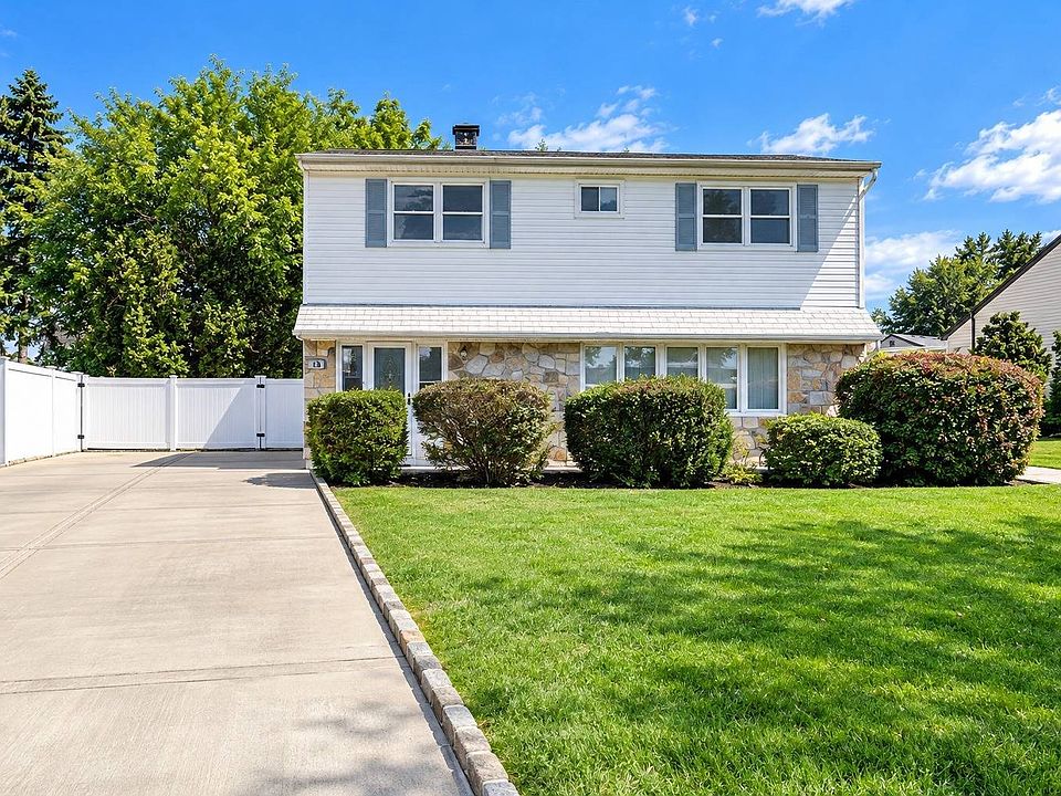1st image of 13 Squirrel Ln