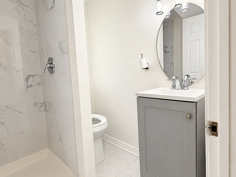 14429 Sanderson Ave — Photo 6