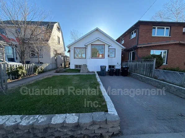 10 Elm St Unit 2, Thunder Bay, ON P7A 3M8