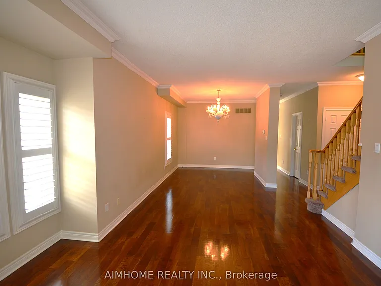 10719 Bathurst St #7 — Photo 6