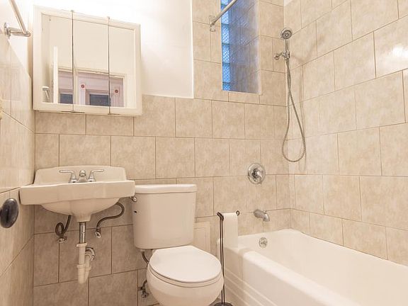 4th image of 1454 N Greenview Ave #1R