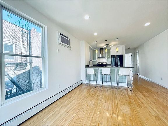 4th image of 177 Bay 49 St #6