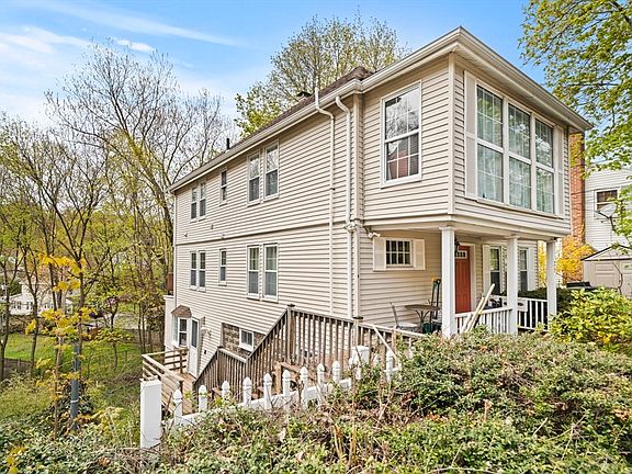 2nd image of 25 Pinedale Rd #1