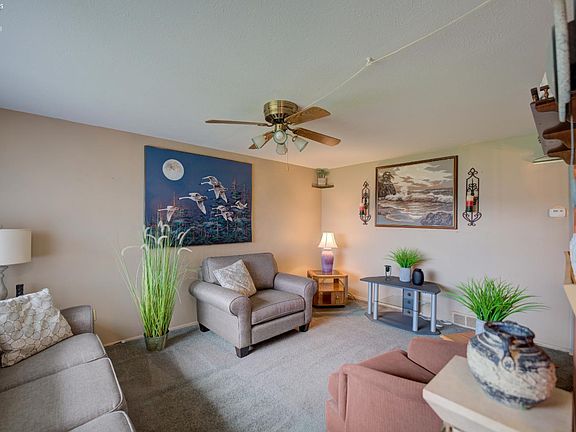 5th image of 4700 Willow Ave