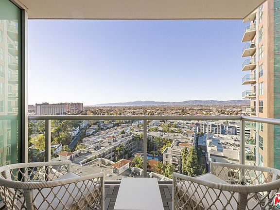 3rd image of 13700 Marina Pointe Dr Unit 1410