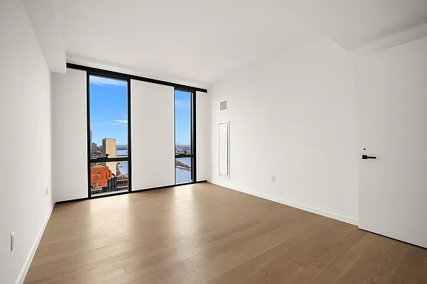 Rented by MNS | media 44