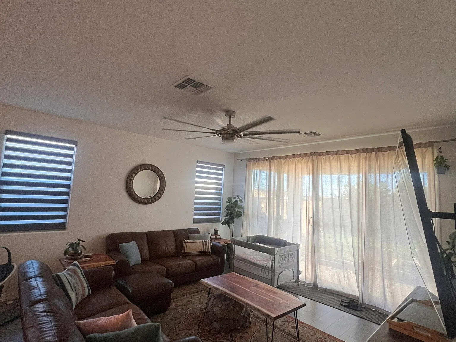 4 bed, 2040 sqft, $2,800 — Photo 4