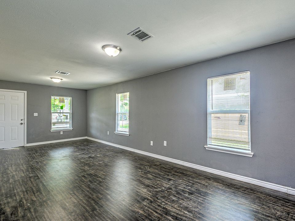 1st image of 8023 Fountain St