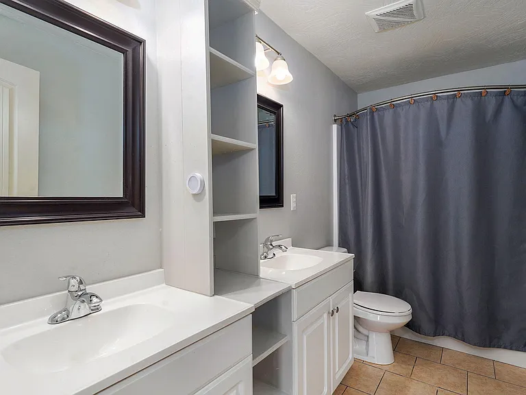 704 E Normal St — Photo 9