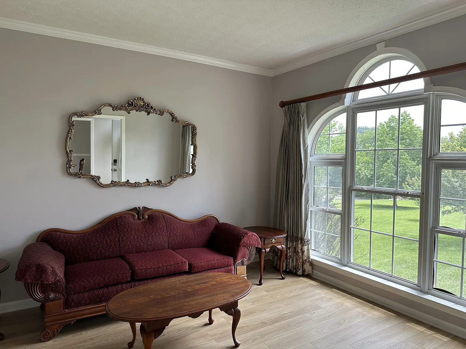 4 bed, 5720 sqft, $4,000 — Photo 4