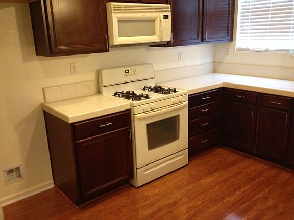 2nd image of 4403 Esplanade Cir