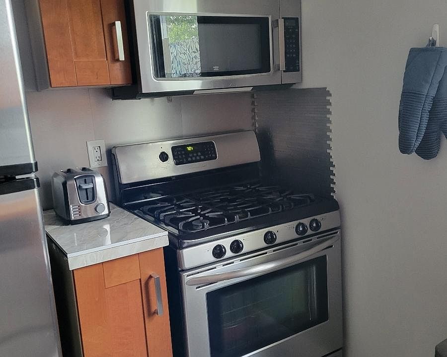1st image of 396 Bard Ave Floor 2