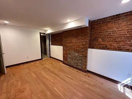 Rented by JB Mac Real Estate Inc. | media 10