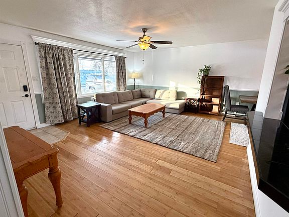 2nd image of 1011 Lathrop St