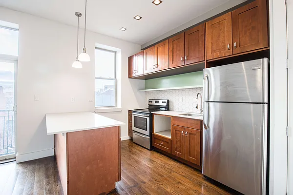 Rented by Nooklyn NYC LLC | media 31