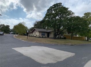 1306 Merry Oaks Dr, College Station, TX 77840