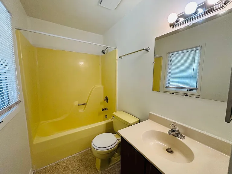 328 Shenandoah Cir — Photo 8