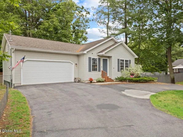 28 Gansevoort Road, South Glens Falls, NY 12803