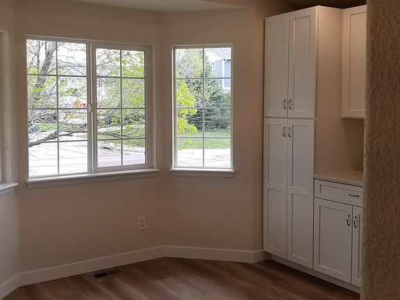 4th image of 7958 Columbine Ave