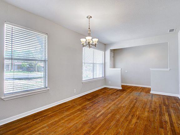 4th image of 434 Schmeltzer Ln