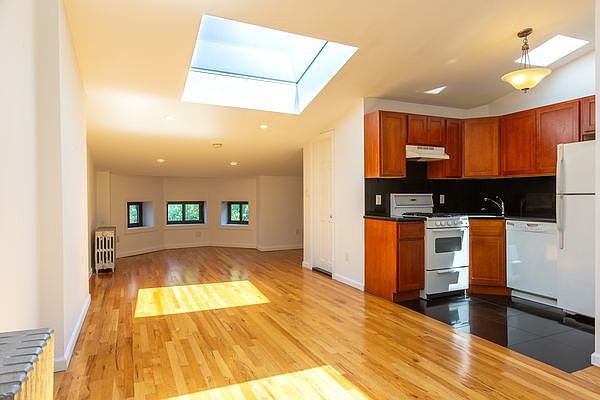 1st image of 928 President St APT E1