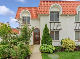 17 Alhambra Drive #17, Oceanside, NY 11572