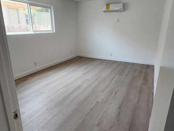4th image of 10357 Scoville Ave #10357