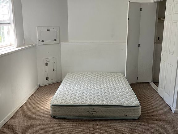 3rd image of 5 Saint Francis Cir