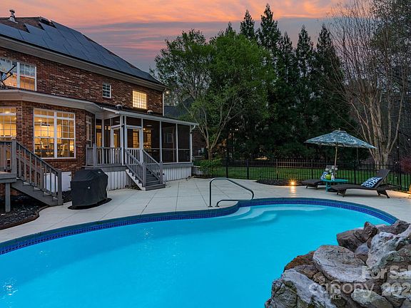 3rd image of 7004 Edenderry Dr