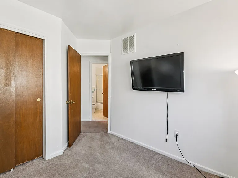 3379 Frederick St — Photo 29