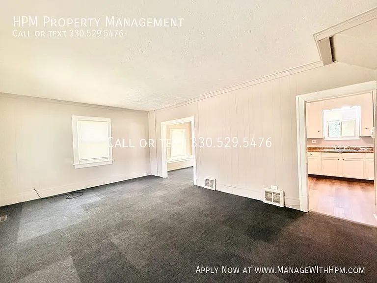 2202 Brownlee Ave NE — Photo 5