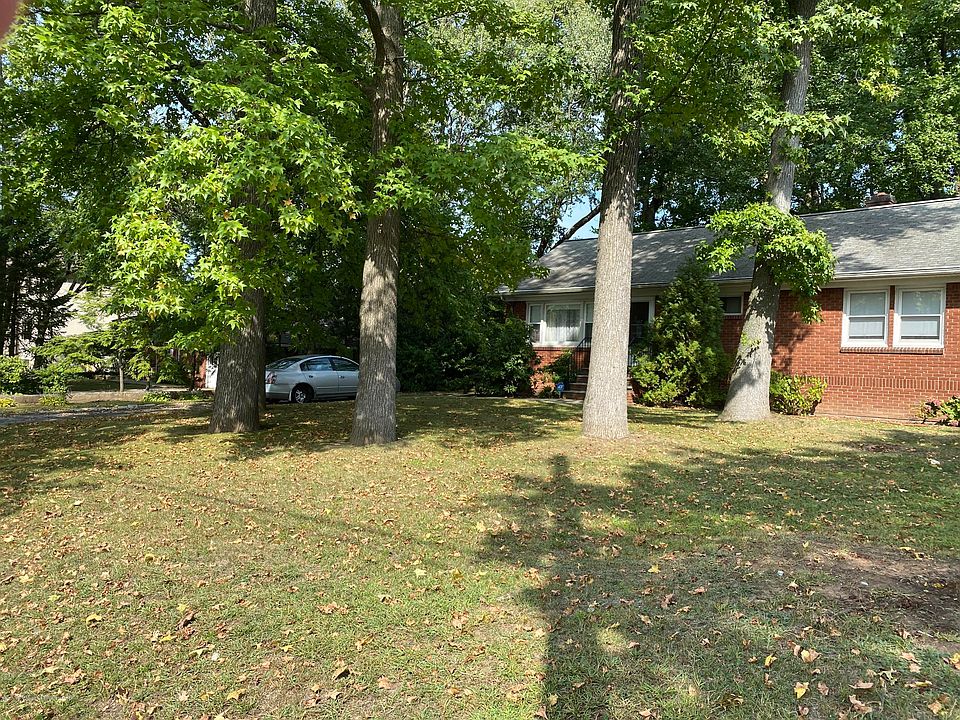 1st image of 3651 Richmond Ave