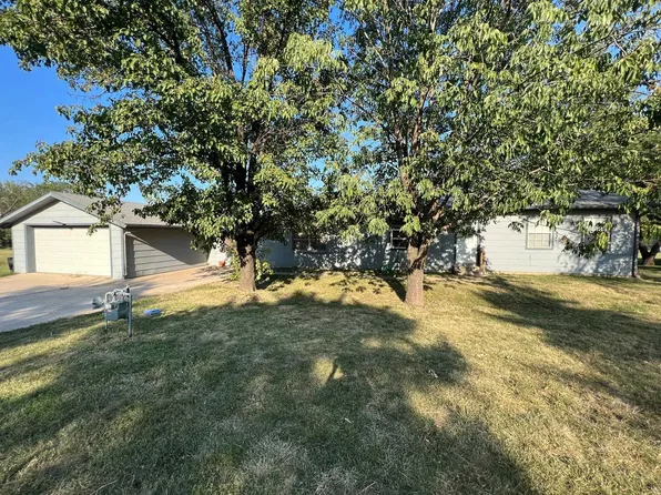 21138 Hoover Ave, Winfield, KS 67156