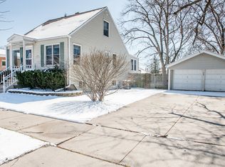 9035 27th St, Brookfield, IL 60513