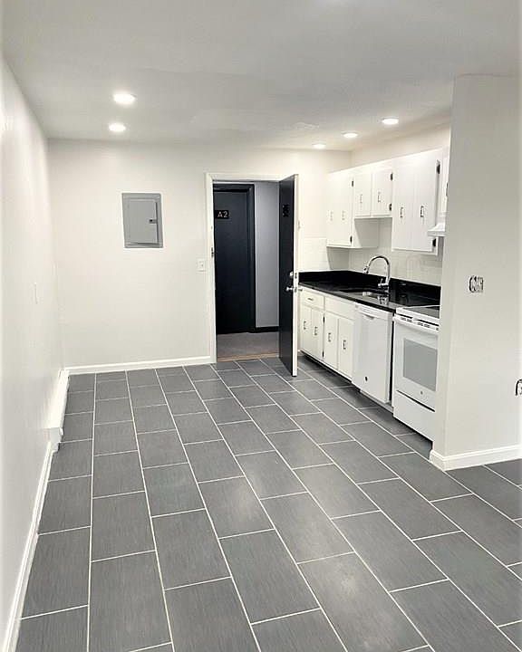 1st image of 75 Vine St #8-A3