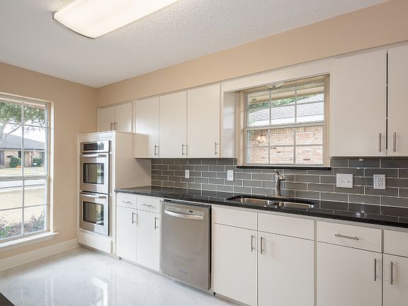 2nd image of 3217 Steven Dr