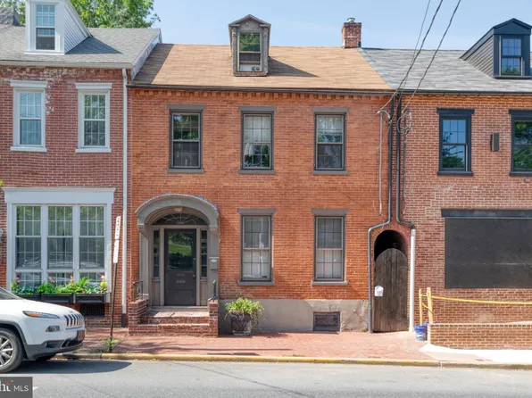 249 E Chestnut St, Lancaster, PA 17602