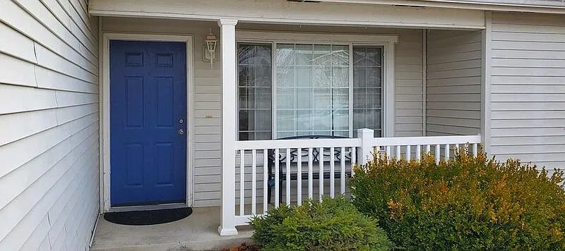 3 bed, 2.0 bath, 1100 sqft, $2,150 — Photo 2