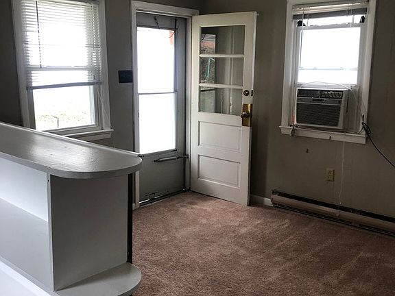 2nd image of 607 W Broadway #1R