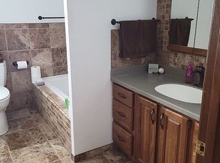 404 S East Ave, Baxter, IA 50028