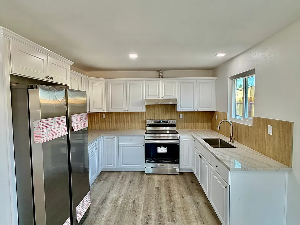 2956 Clay Ave #2956