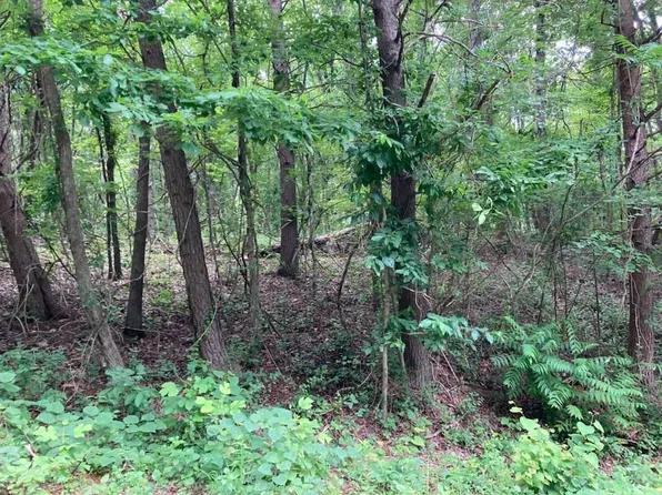 5557 Emerald Rd, Cookeville, TN 38501