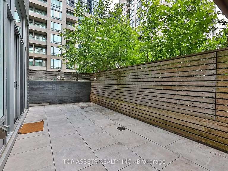 101 Erskine Ave #Townhouse 10 — Photo 42