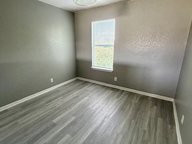 2907 Cantabrian Dr #D — Photo 9