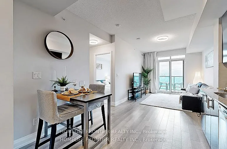7161 Yonge St #2528 — Photo 14