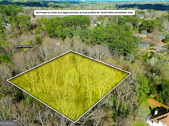 2nd image of 2967 Ben Daniel Rd SE