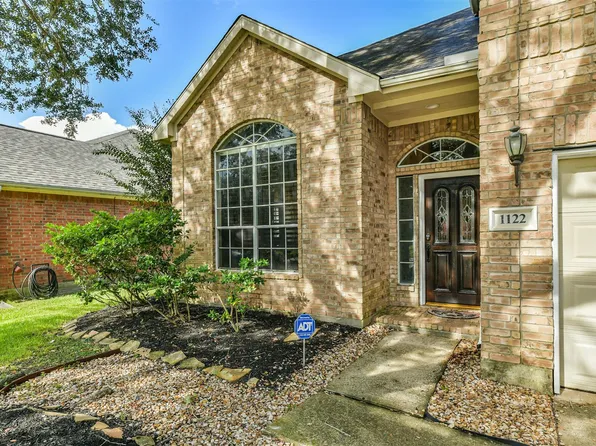 1122 Sussex Trl, Pearland, TX 77584