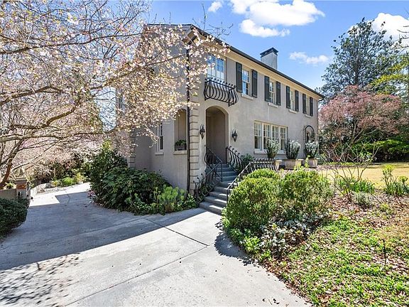 3rd image of 1209 Springdale Rd NE